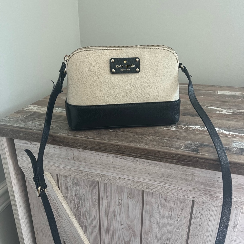 Kate Spade Two-Tone Crossbody Bag in Black and Cream